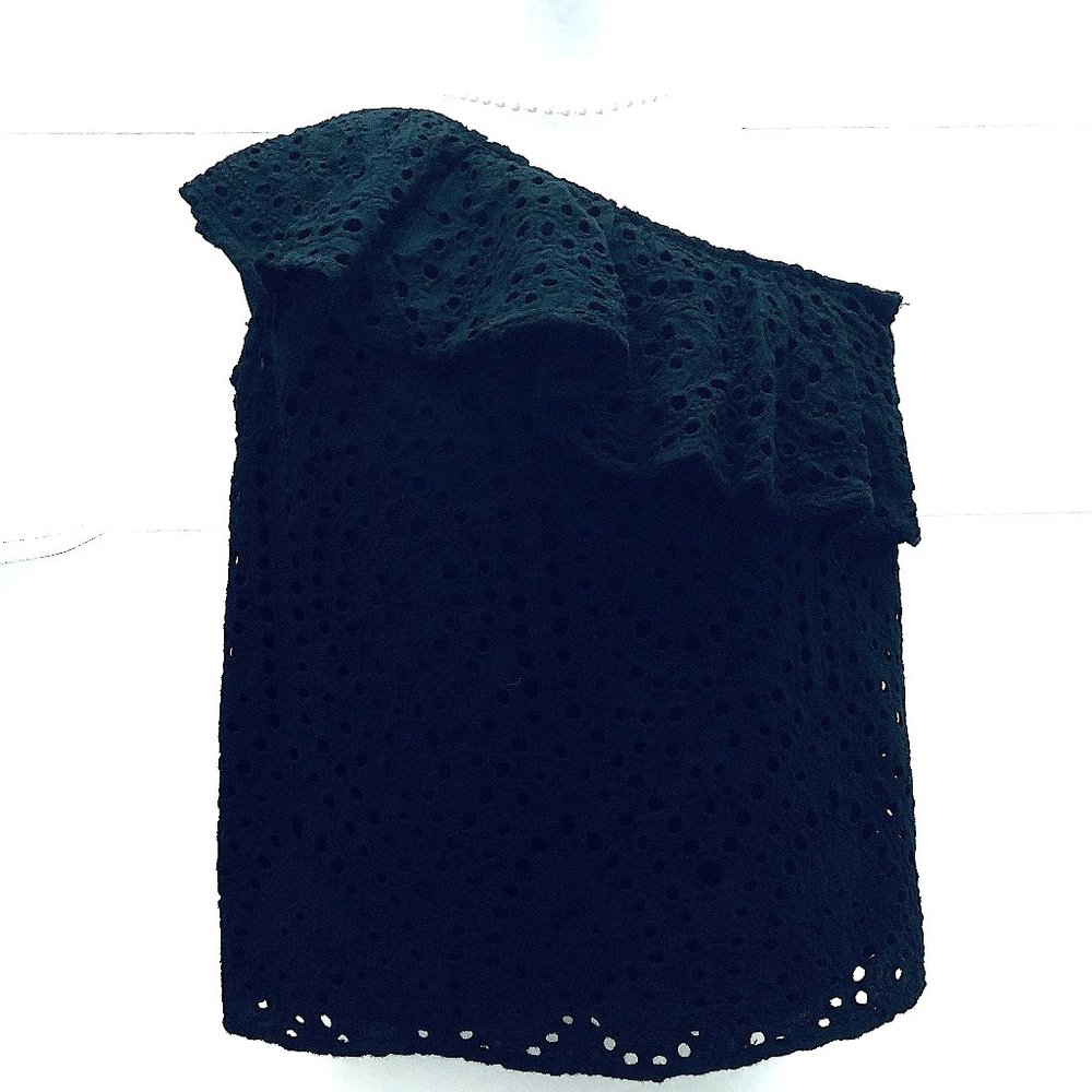 Design 365 Asymmetrical Ruffle Eyelet Design Top - Picture 2 of 8